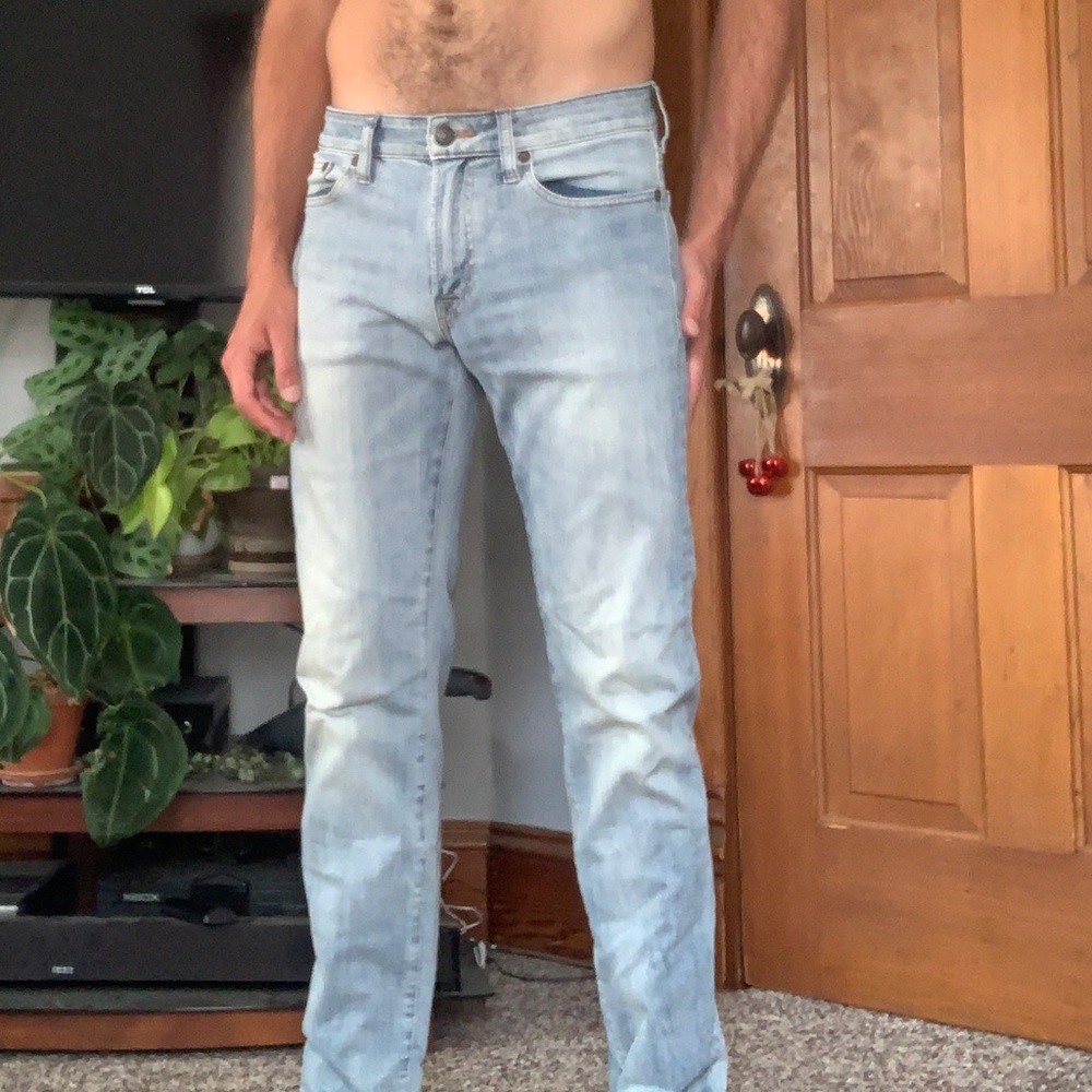 AMERICAN EAGLE SLIM STRAIGHT LIGHT JEANS SIZE 29x34